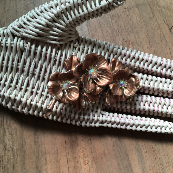 Coro Cherry Blossom Brooch Rhinestones - Picture 3 of 4